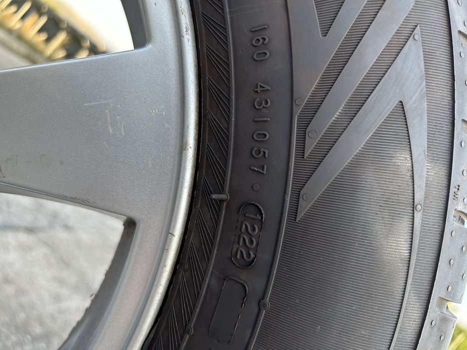 Лети джанти с нови гуми от Volvo, размер 235/65/R17 108W, ДОТ1222.