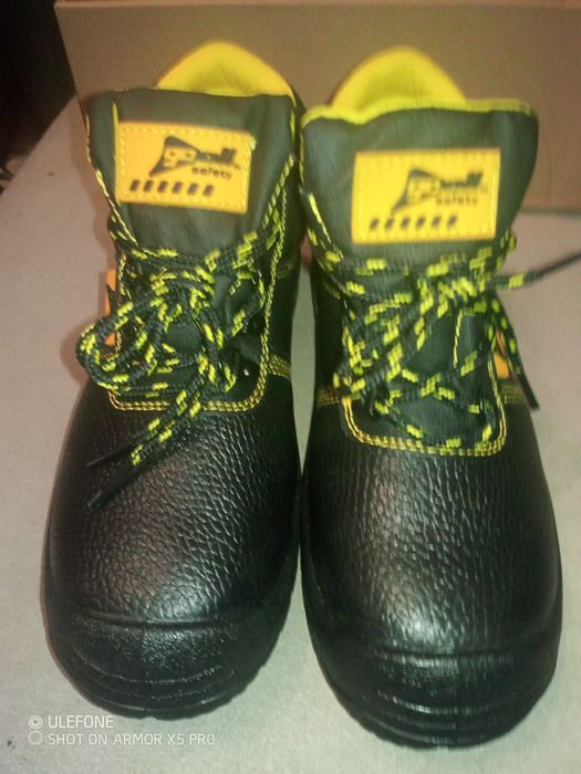 Работни обувки с метални бомветс   GODLLtm safety