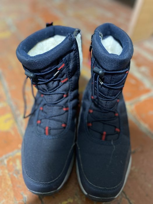 Уги аяқкиім сатылады