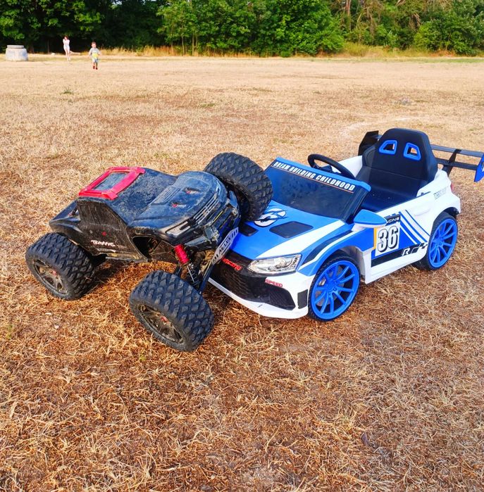 Traxxas X-Maxx 8S  1/7