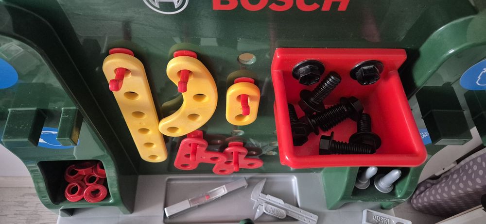 Детска работилница, Работна станция Bosch,с инструменти