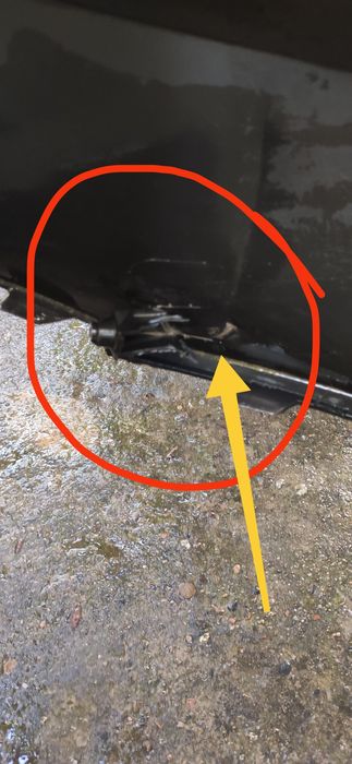 Kia K5 oldi zavod bamferi sotiladi Rangi Qora zavod banfer..!