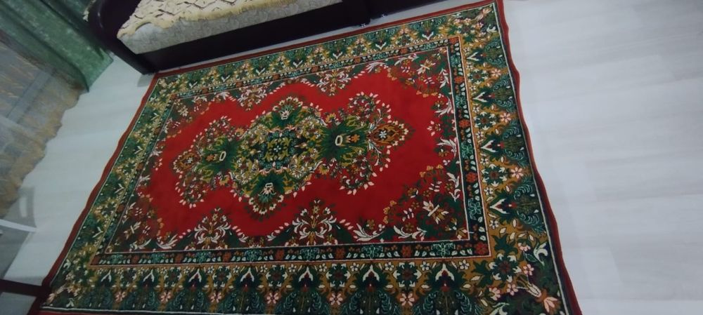 Продам шерстяные ковры