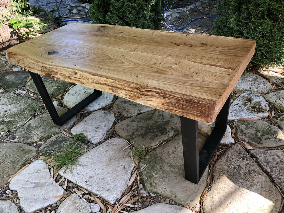 Маси трапезни и холни масивно дърво