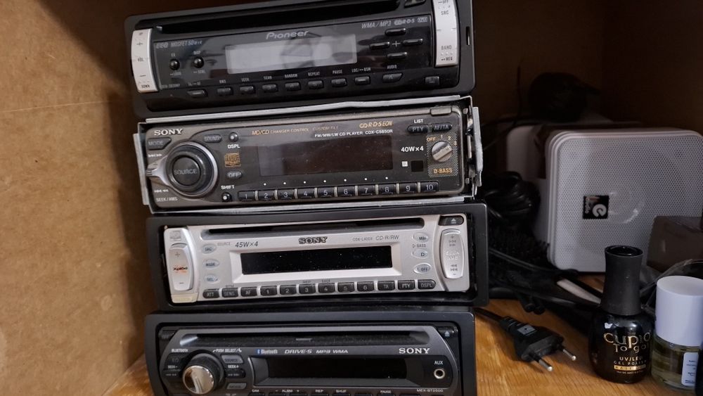 Casetofon auto  sony si pioneer