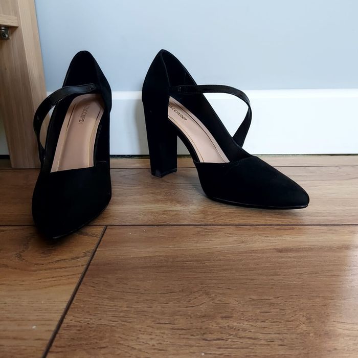 Продам туфли замшевые