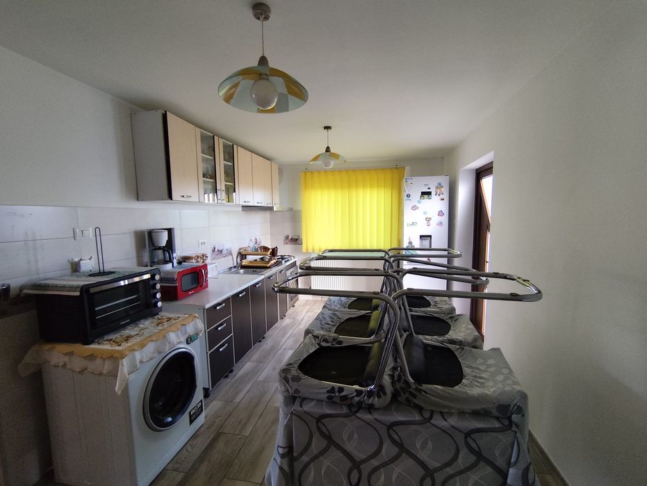 Ofer casa in chirie