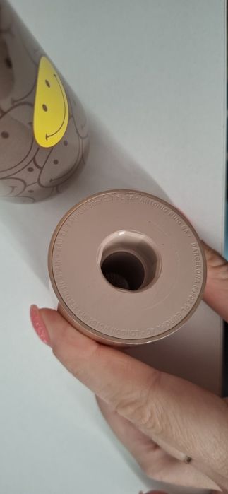 Carolina Herrera 212 VIP Rosé Smiley Edition.