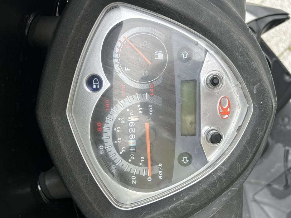 Vând scuter Kymco Agllity de 125cc