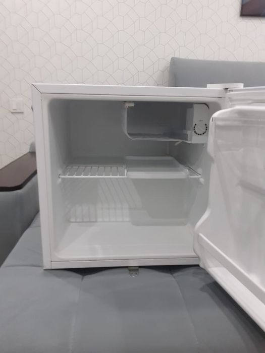 Продам мини холодильник Бирюса