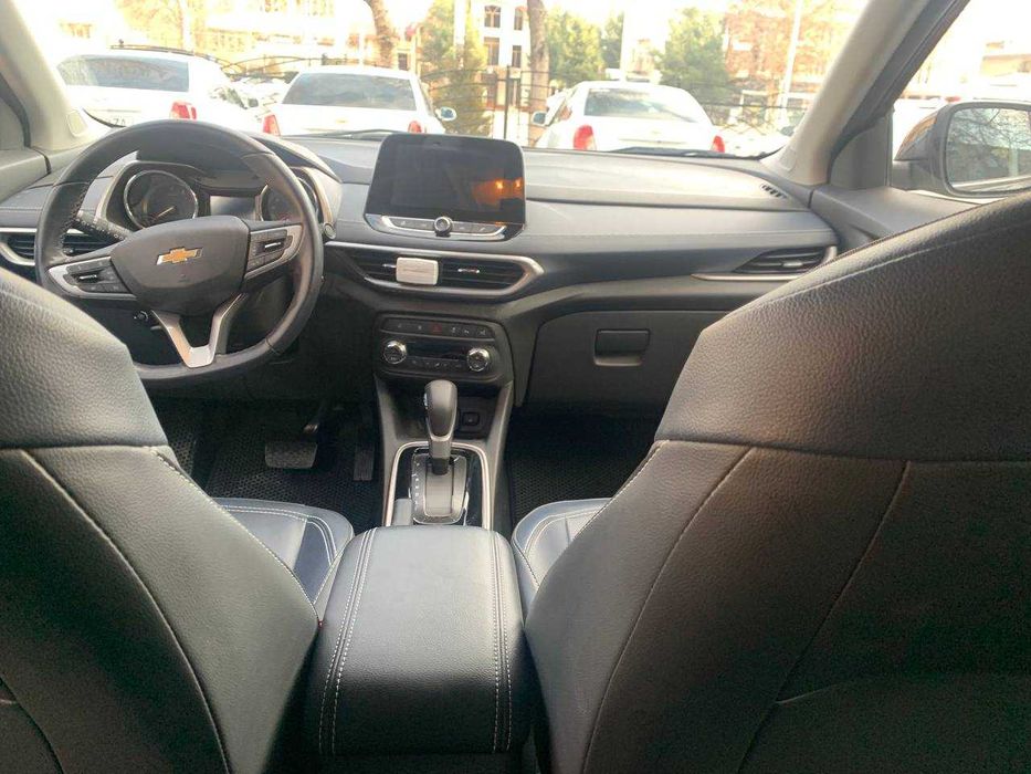 Chevrolet Tracker (Premier) 2025 | 14 000 км