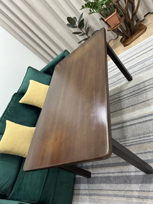 Продам деревянный стол