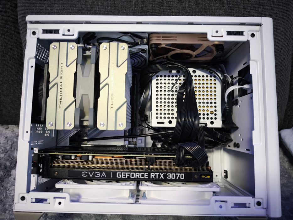 Carcasa mITX Cooler Master MASTERBOX NR200