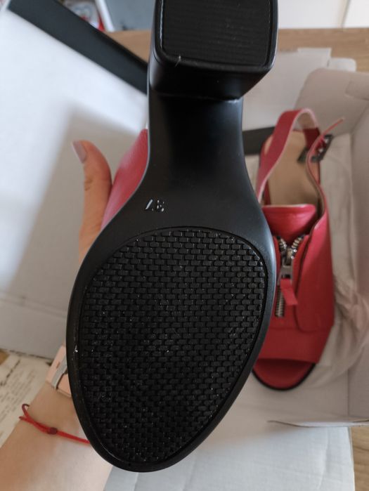 Нови обувки естествена кожа 37 размер