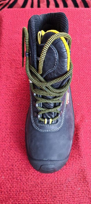 Bocanci montani Vibram  goretex