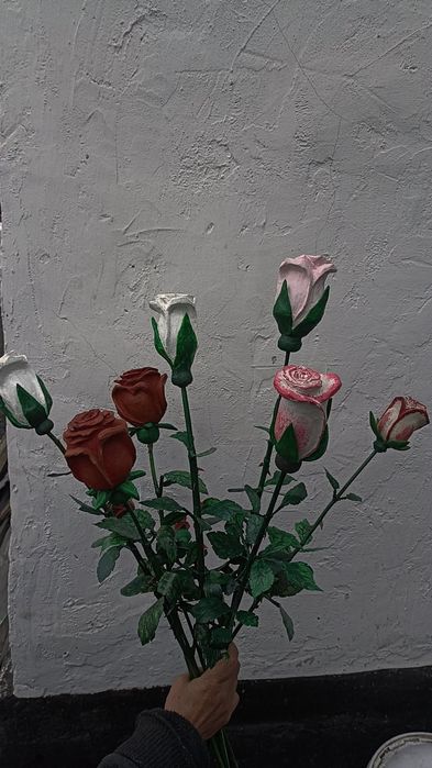 Розы из дерева ручной работы