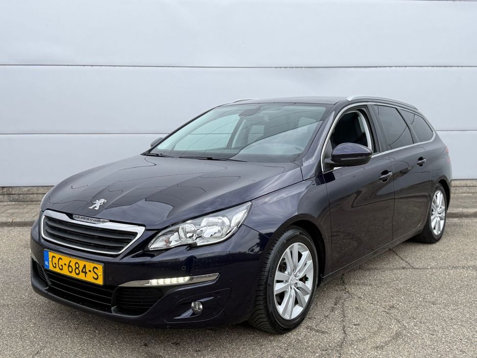 Peugeot 308 /An 2015/1.6 BlueHDI/Panoramic/Interior Exclusive/