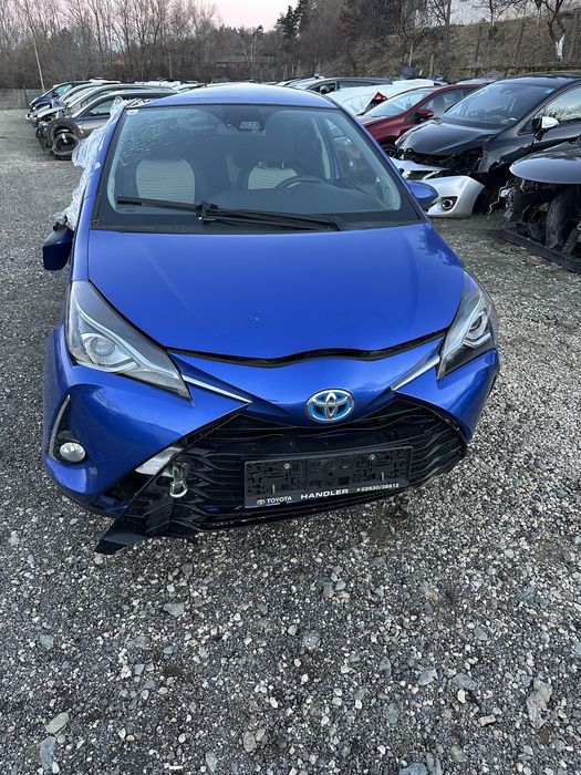 Toyota Yaris Тойота Ярис 2017г 1.5 hybrid 100кс  На части!