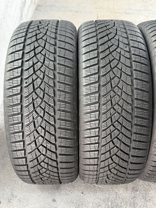 225/45/19 Goodyear 4Броя: 420€ 8.8мм като Нови