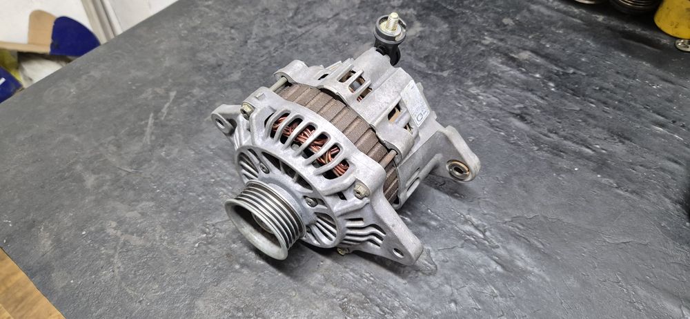 Генератор Subaru Legacy Impreza Forester