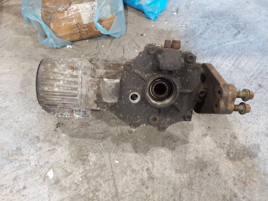 Продам редуктор  задний