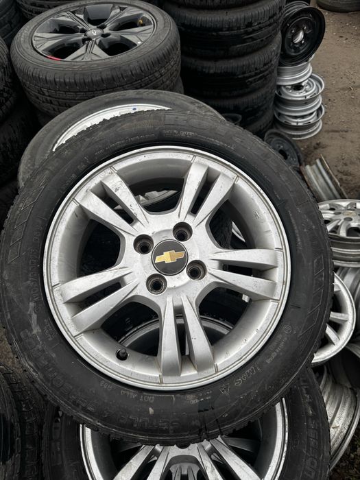 R15 Neksiya 3 saka 195/55/15 Rotalla balonda