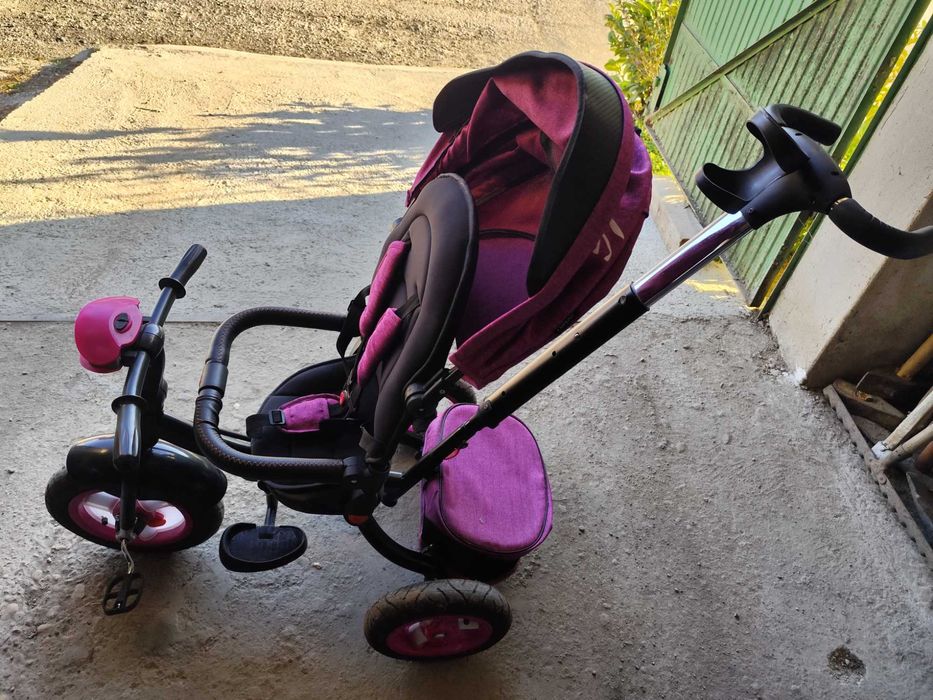 Продавам триколка за момиче.