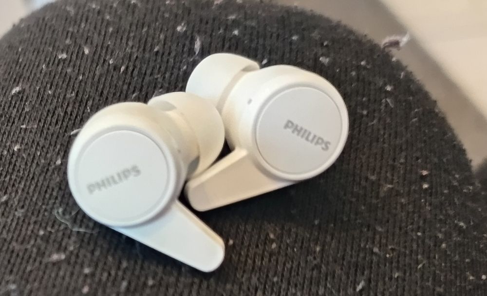Casti audio in-ear true wireless Philips TAT 1207WT/00 bluetooth alb