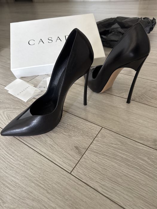 Pantofi eleganti Casadei