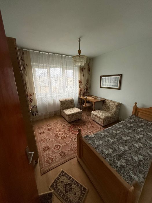 De vânzare apartament 3 camere