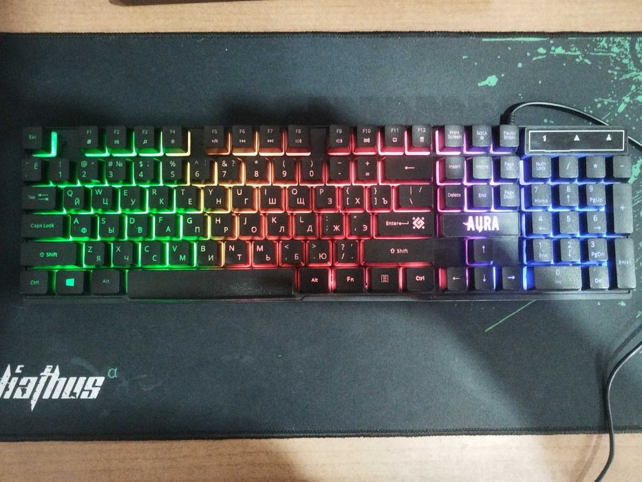 Продам клавиатуру AURA