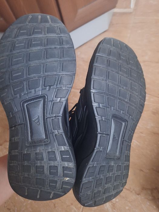 Дамски маратонки на Adidas за 55лв