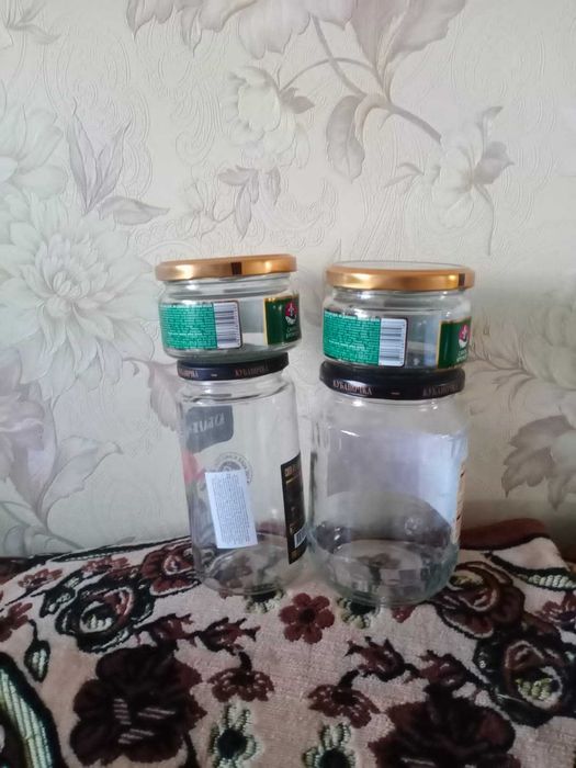 Продаю банки с закручивающими крышками