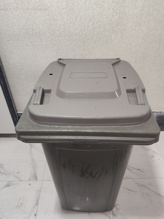 Контейнер для мусора