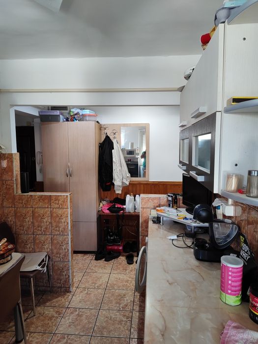 De vânzare apartament 3 camere