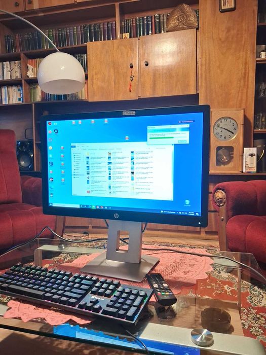 HP EliteDisplay E232 23"