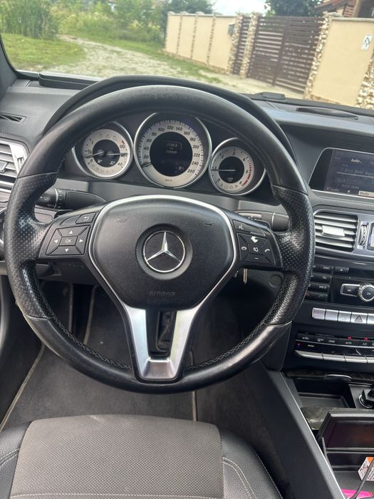 Vand Mercedes-Benz e220 2013