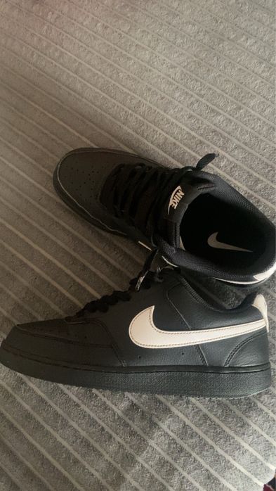 Vand nike uri  putin purtate