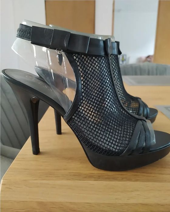 Обувки Guess 40 номер