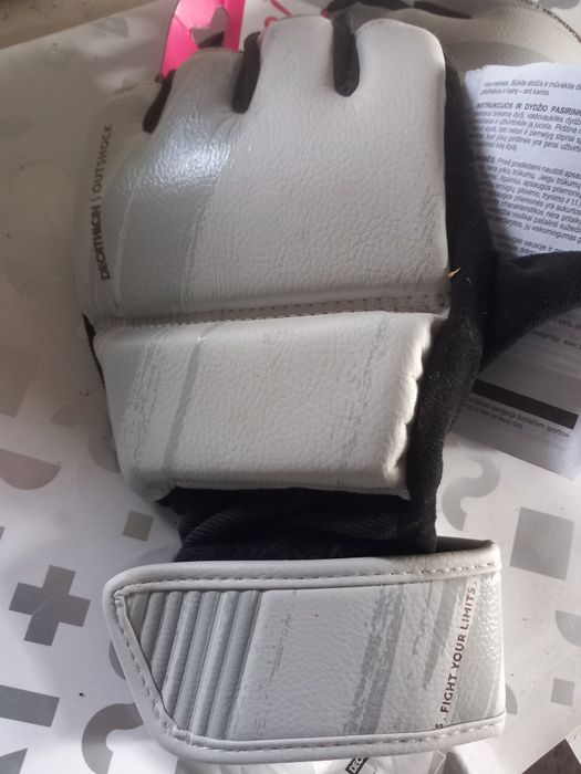 Mănuși pentru sport-contact