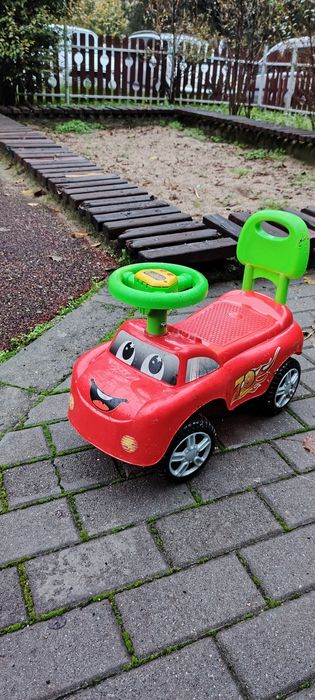 Проходилка, столче за хранене и кола за бутане