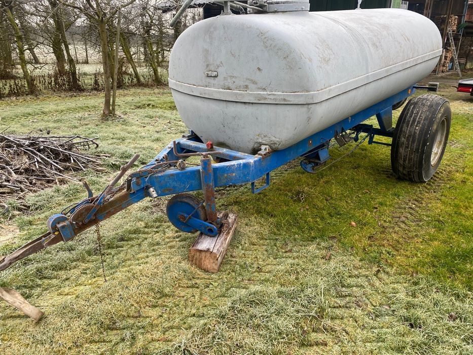 Bazin cisterna pentru apa 4400 litri