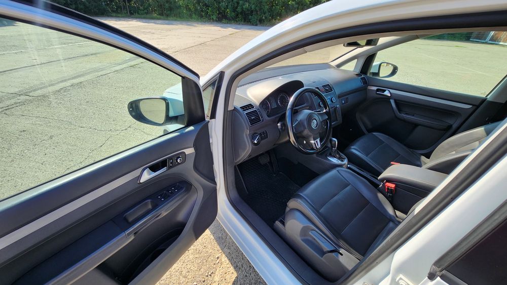 Vand vw Touran 1.6tdi 7 locuri