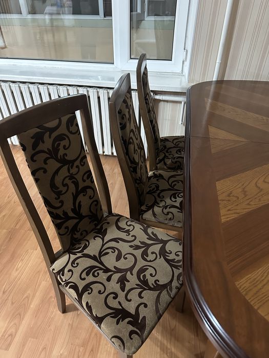 Продам Стол со стульями