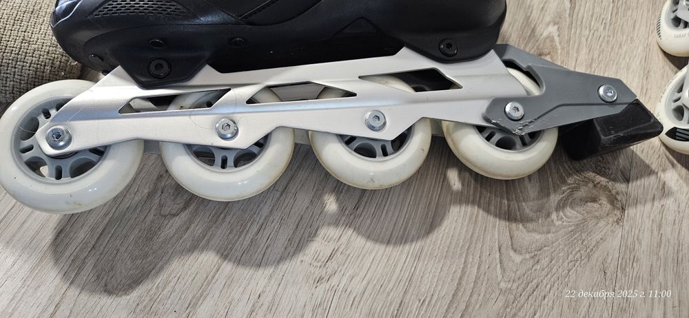 Продам коньки роликовые