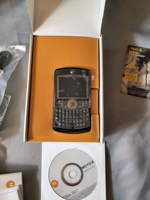 Motorola Q9 H full box, Nou nouț ( liber de rețea,0 minute)