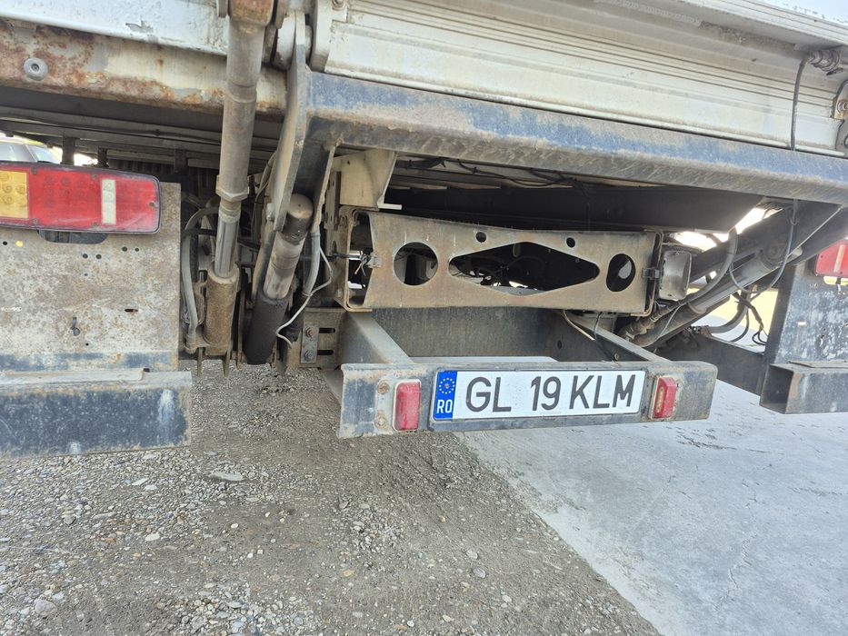 Vând lift hidraulic 800 kg perfect funcțional