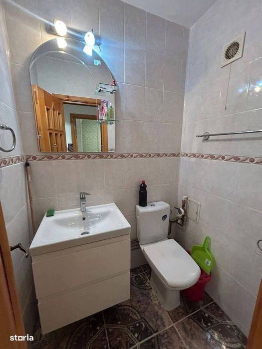 De vanzare apartament 3 camere, 2 bai, balcon mare, mobilat si utilat