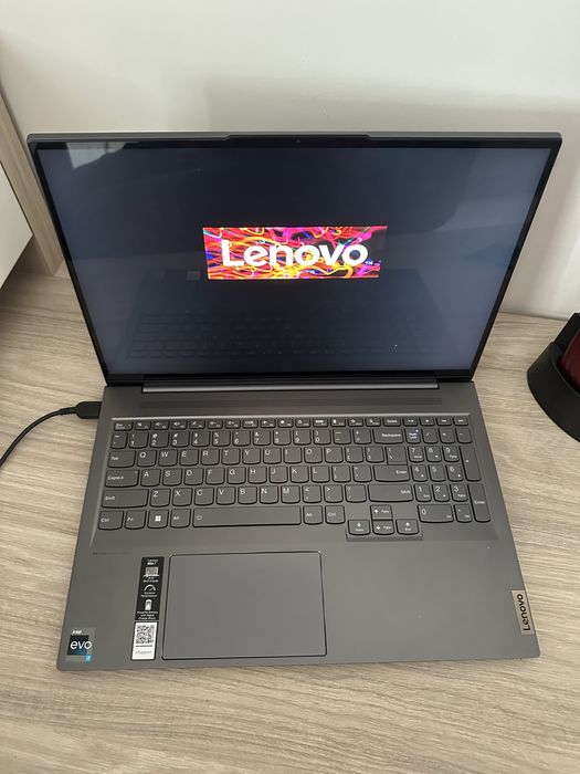 Lenovo Slim 7i 16IAH7