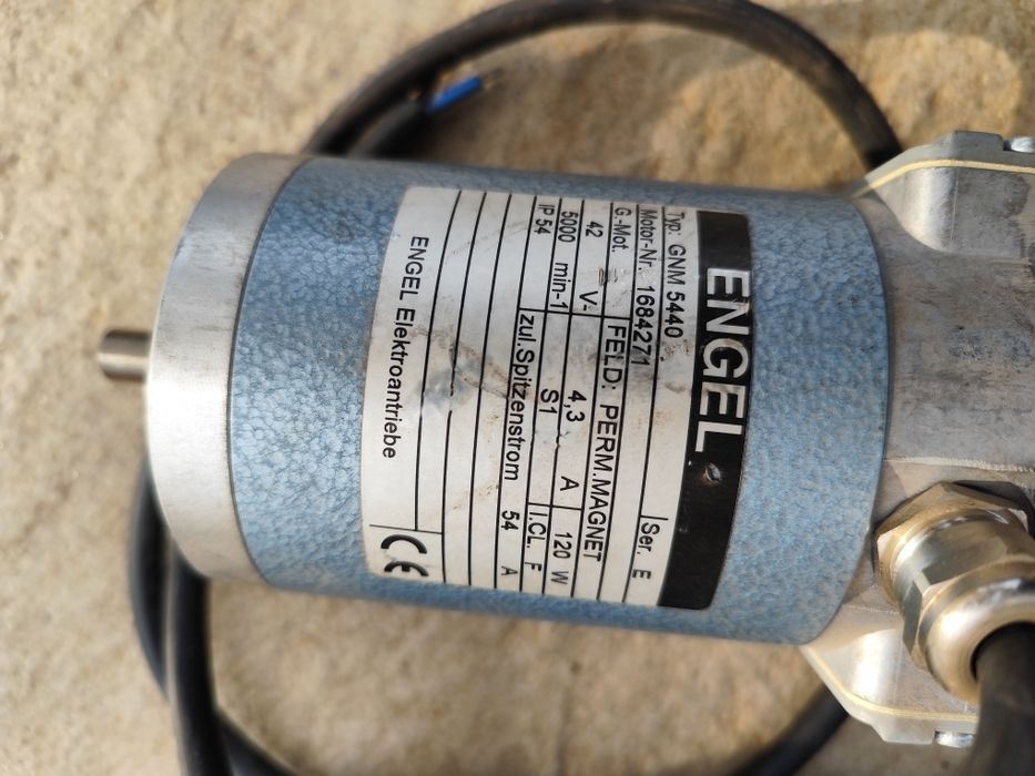 Motor magneți permanenți